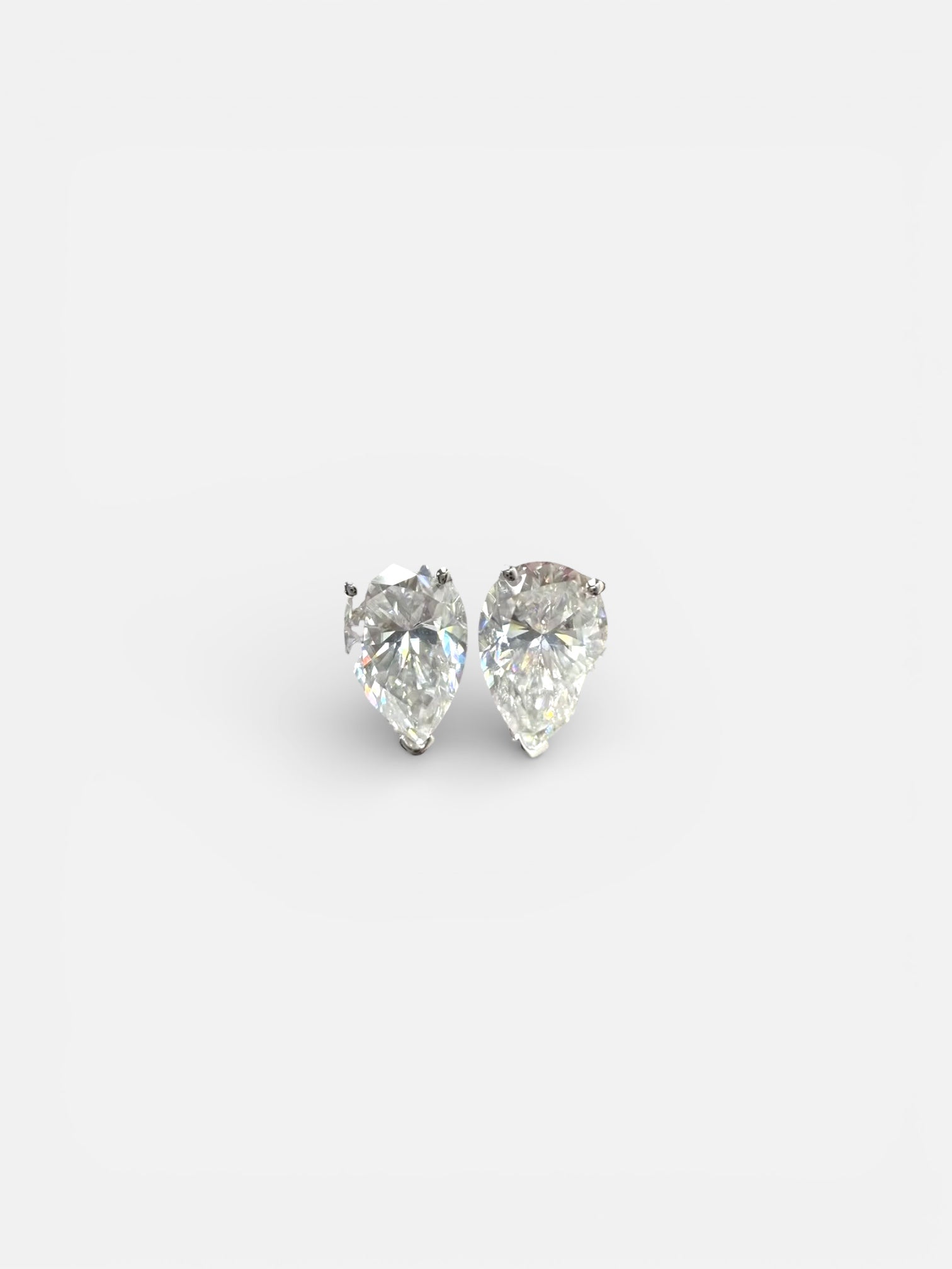 Diniar Pear Diamond Shape Earring